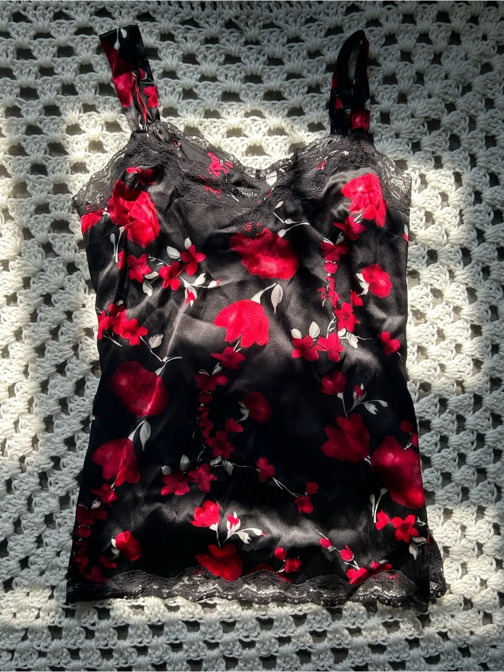 White House Black Market Black & Red Floral Satin Lace Trim Chemise